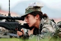 Nữ xạ thủ bắn tỉa ở Trung Quốc gây sốt vì gương mặt đẹp như mỹ nhân