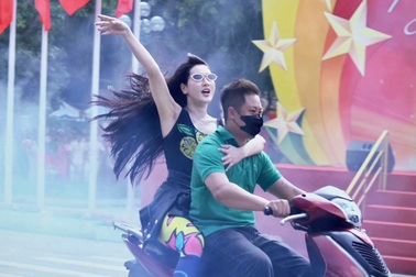 Đời thường của nữ chiến sĩ xinh đẹp nhập vai "girl phố" náo loạn hồ Gươm