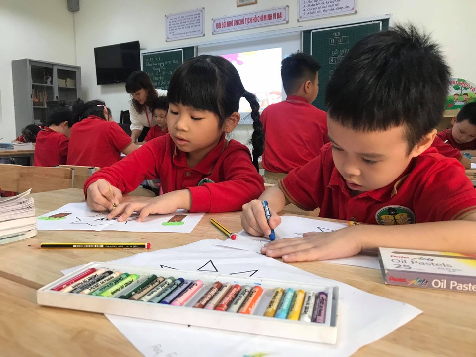 Nên có Hội đồng mới để thẩm định lại sách giáo khoa tiếng Việt lớp 1 - 1 Nên có Hội đồng mới để thẩm định lại sách giáo khoa tiếng Việt lớp 1 - 1