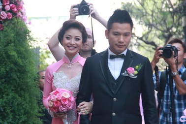 Jennifer Phạm sắp sinh con gái