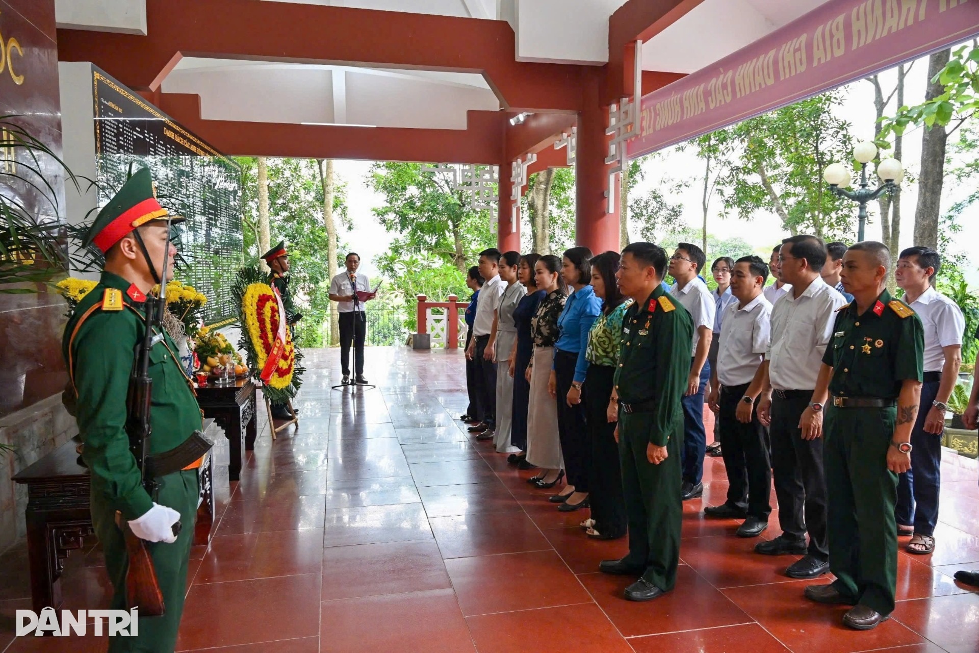 Bộ Nội vụ khánh thành Nhà bia ghi danh liệt sỹ và 10 căn nhà mới ở Nghĩa Lộ
