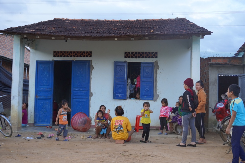 Quyết tâm xin thoát nghèo vì thấy mình giàu hơn rất nhiều người khác! - 1