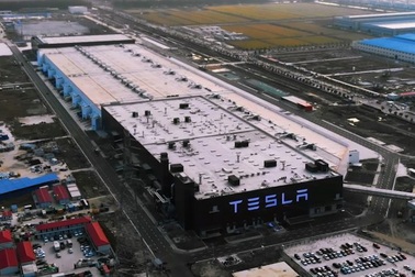 Bất chấp dịch corona, hãng xe Tesla tái khởi động sản xuất ở Thượng Hải