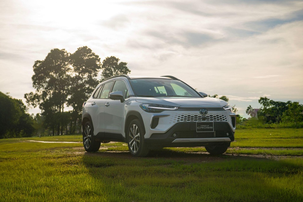 Lý do Corolla Cross luôn nằm trong top những mẫu xe bán chạy nhất thị trường - 1 Lý do Corolla Cross luôn nằm trong top những mẫu xe bán chạy nhất thị trường - 1