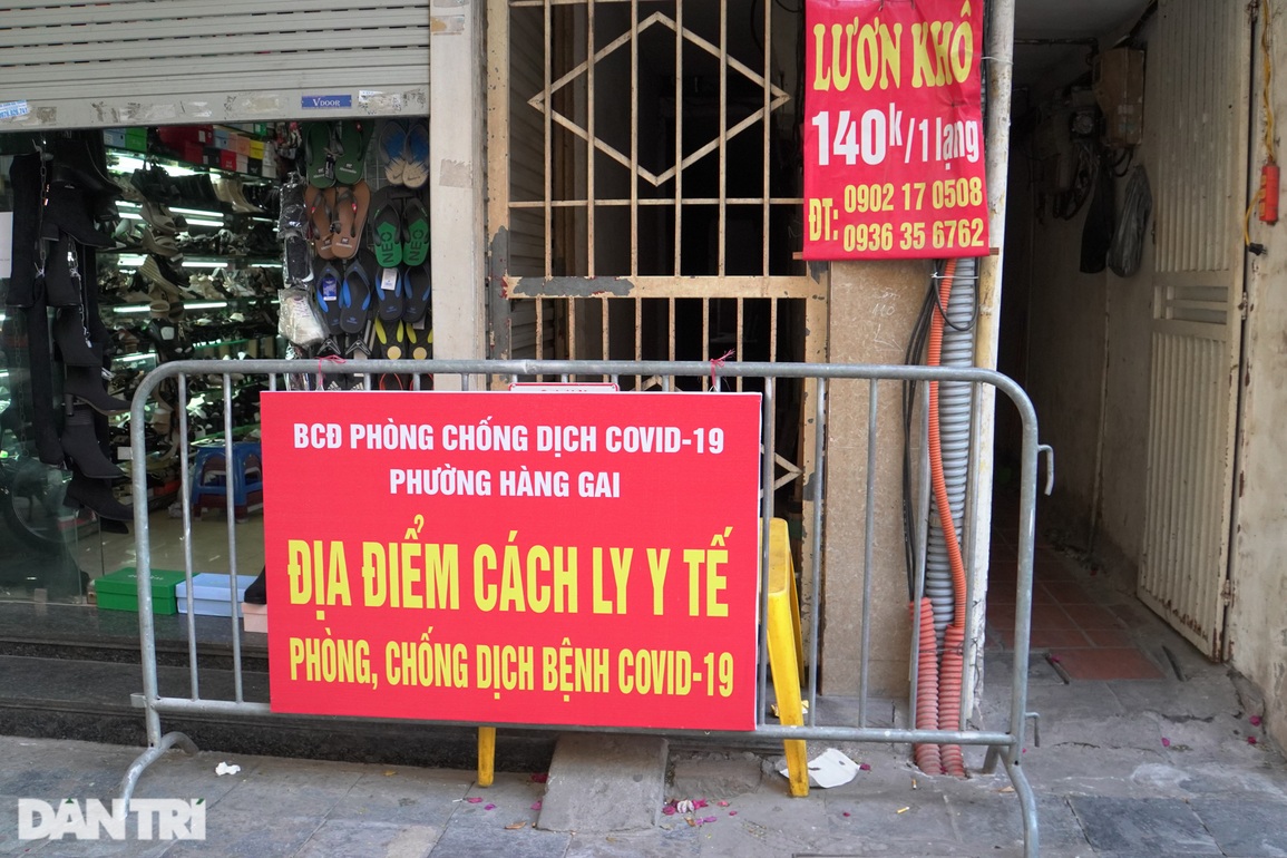Cảnh vắng lặng trên những tuyến phố Hà Nội cách ly vì Covid-19 - 4 Cảnh vắng lặng trên những tuyến phố Hà Nội cách ly vì Covid-19 - 4