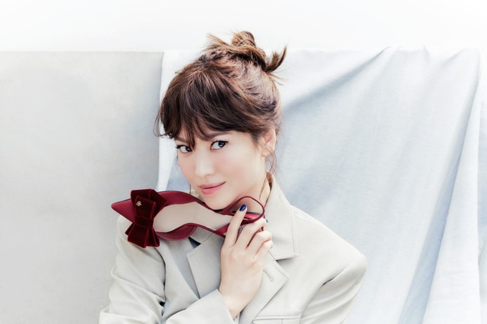 Hậu ly hôn: Song Hye Kyo sống an yên, gia đình Song Joong Ki lạnh nhạt - 13 Hậu ly hôn: Song Hye Kyo sống an yên, gia đình Song Joong Ki lạnh nhạt - 13