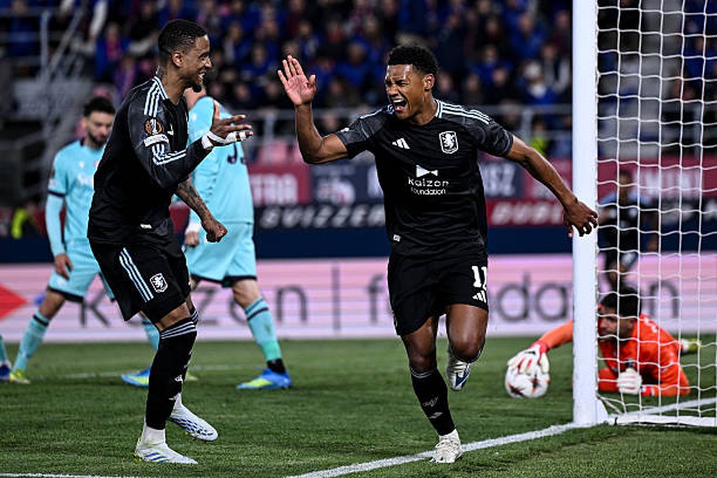 Tứ kết Europa League: Aston Villa thăng hoa, Real Betis thoát thua may mắn - 1