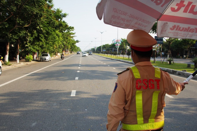 Đà Nẵng dỡ bỏ kiểm soát y tế tại các cửa ngõ ra vào thành phố từ 12 giờ trưa ngày 14/9 - Ảnh 2. Đà Nẵng dỡ bỏ kiểm soát y tế tại các cửa ngõ ra vào thành phố từ 12 giờ trưa ngày 14/9 - Ảnh 2.