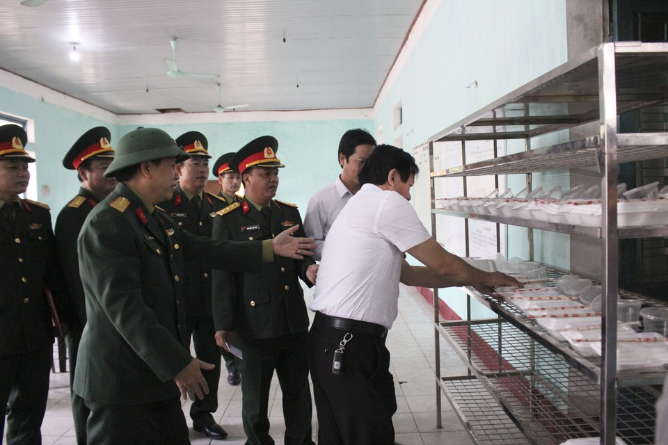 Thấy gì bên trong khu quân sự cách ly lao động từ Trung Quốc về Quảng Trị! - 9 Thấy gì bên trong khu quân sự cách ly lao động từ Trung Quốc về Quảng Trị! - 9