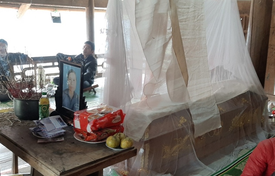 Vụ tai nạn 7 người tử vong: 5 đám tang phủ đau thương lên xã nghèo - 1 Vụ tai nạn 7 người tử vong: 5 đám tang phủ đau thương lên xã nghèo - 1