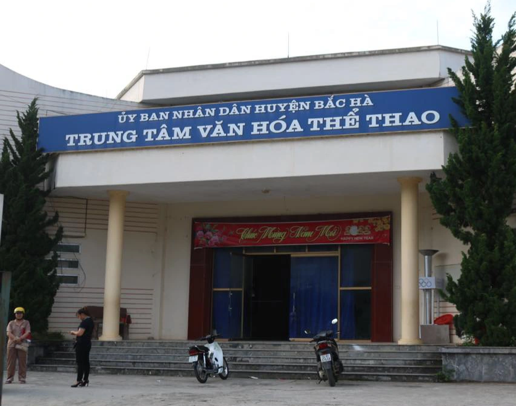 Hai phóng viên gặp nạn trên đường, một người tử vong - 1 Hai phóng viên gặp nạn trên đường, một người tử vong - 1