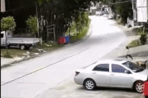 Nổi bật tuần qua: Tài xế xe tải đánh lái "thần sầu" cứu mạng em bé