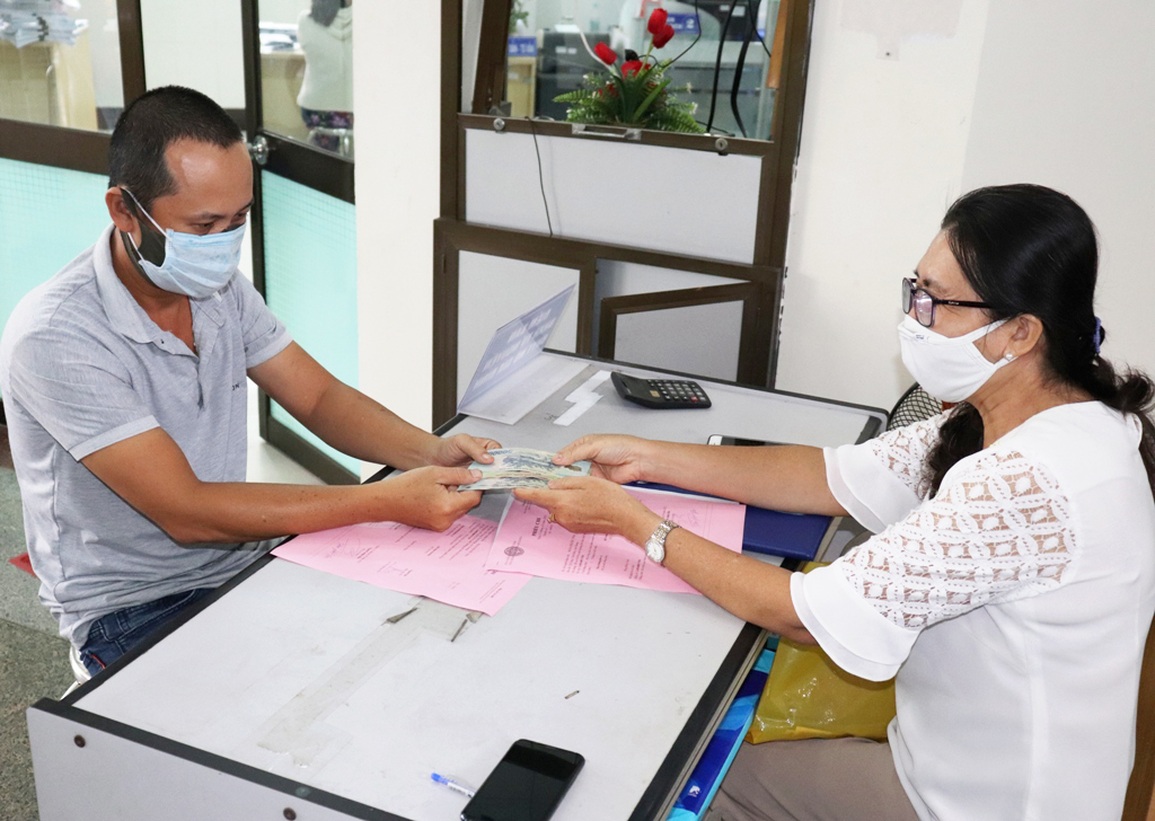 Hàng chục tỷ đồng dành tặng quà Tết đến gia đình chính sách và hộ nghèo - 2 Hàng chục tỷ đồng dành tặng quà Tết đến gia đình chính sách và hộ nghèo - 2