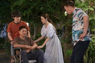 Bố bị ung thư, tôi thấm thía khi biết vì sao mẹ lập tức sang tên nhà đang ở