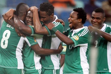 Nigeria vùi dập Mali, Burkina Faso gây sốc trước Ghana