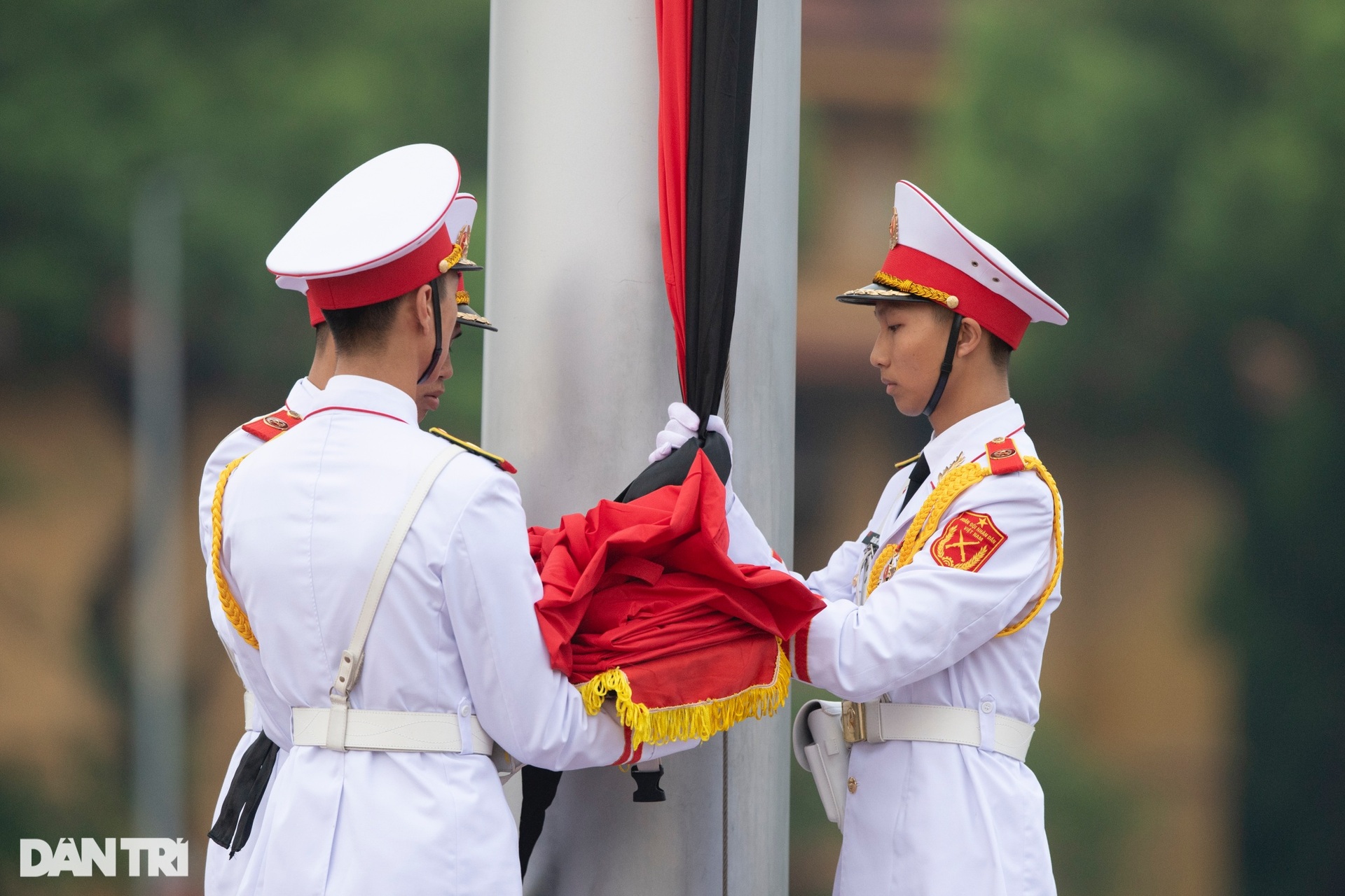 Trang nghiêm Lễ thượng cờ rủ Quốc tang Tổng Bí thư Nguyễn Phú Trọng - 7