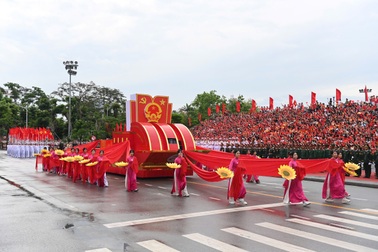 Trang nghiêm lễ diễu hành mừng 70 năm giải phóng Hải Phòng