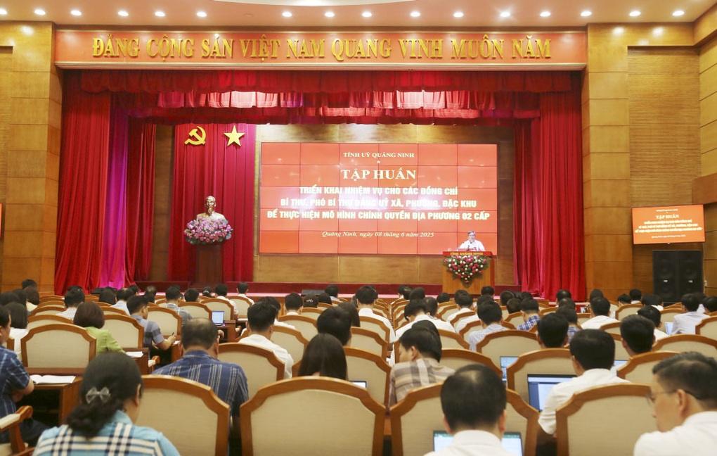 Quảng Ninh tập huấn cán bộ xã, phường triển khai chính quyền hai cấp - 1 Quảng Ninh tập huấn cán bộ xã, phường triển khai chính quyền hai cấp - 1