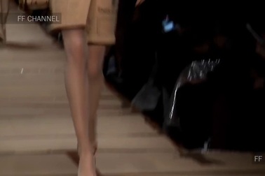 BST thu đông 2017 của Moschino