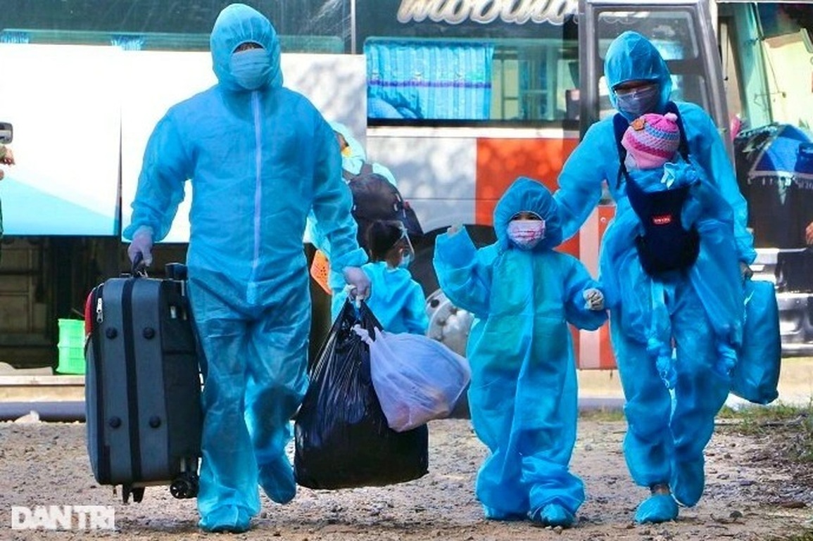 Người dân Quảng Ngãi về quê đón Tết không phải test Covid-19 - 1