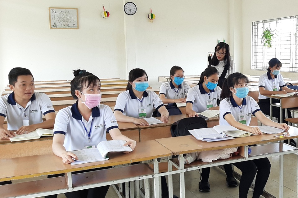 Quê nghèo thay da đổi thịt nhờ xuất khẩu lao động - 4 Quê nghèo thay da đổi thịt nhờ xuất khẩu lao động - 4