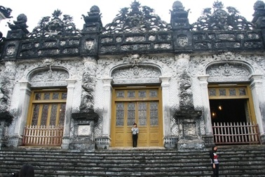 Bắt kẻ chuyên trộm cổ vật ở lăng tẩm Huế 