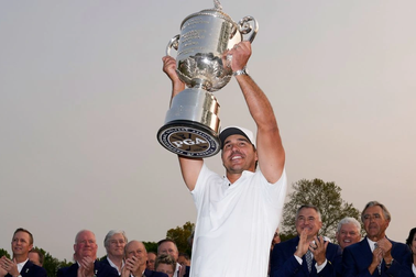 Brooks Koepka vô địch giải golf PGA Championship 2023