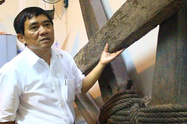 Bí ẩn "báu vật" cổ khổng lồ dưới đáy sông Hồng