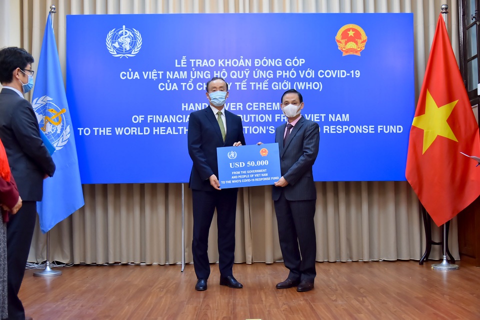 Đưa người Việt mắc kẹt tại Singapore về nước - 1 Đưa người Việt mắc kẹt tại Singapore về nước - 1