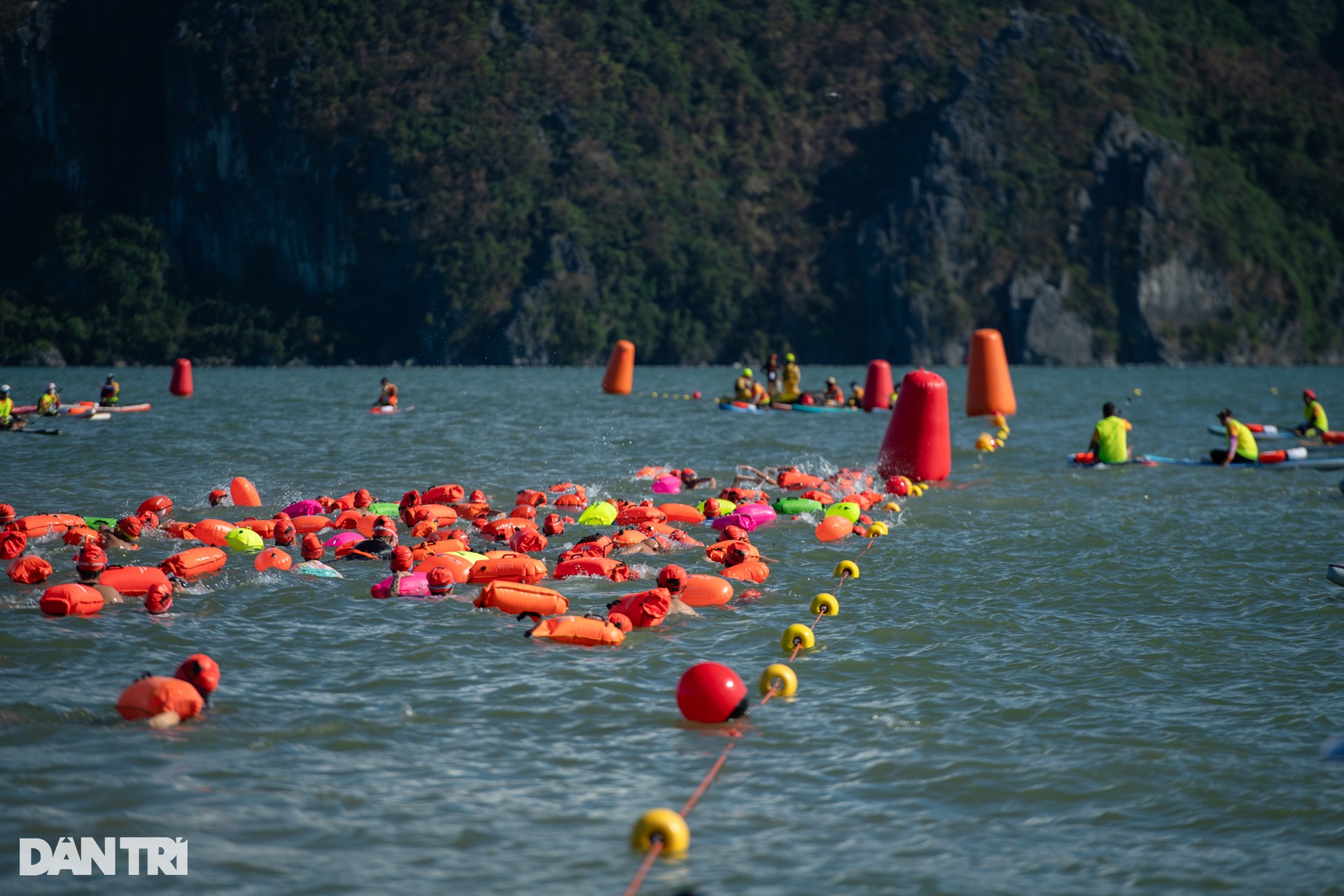 1.200 vận động viên sẵn sàng cho giải Aquathlon Vân Đồn - 10 1.200 vận động viên sẵn sàng cho giải Aquathlon Vân Đồn - 10