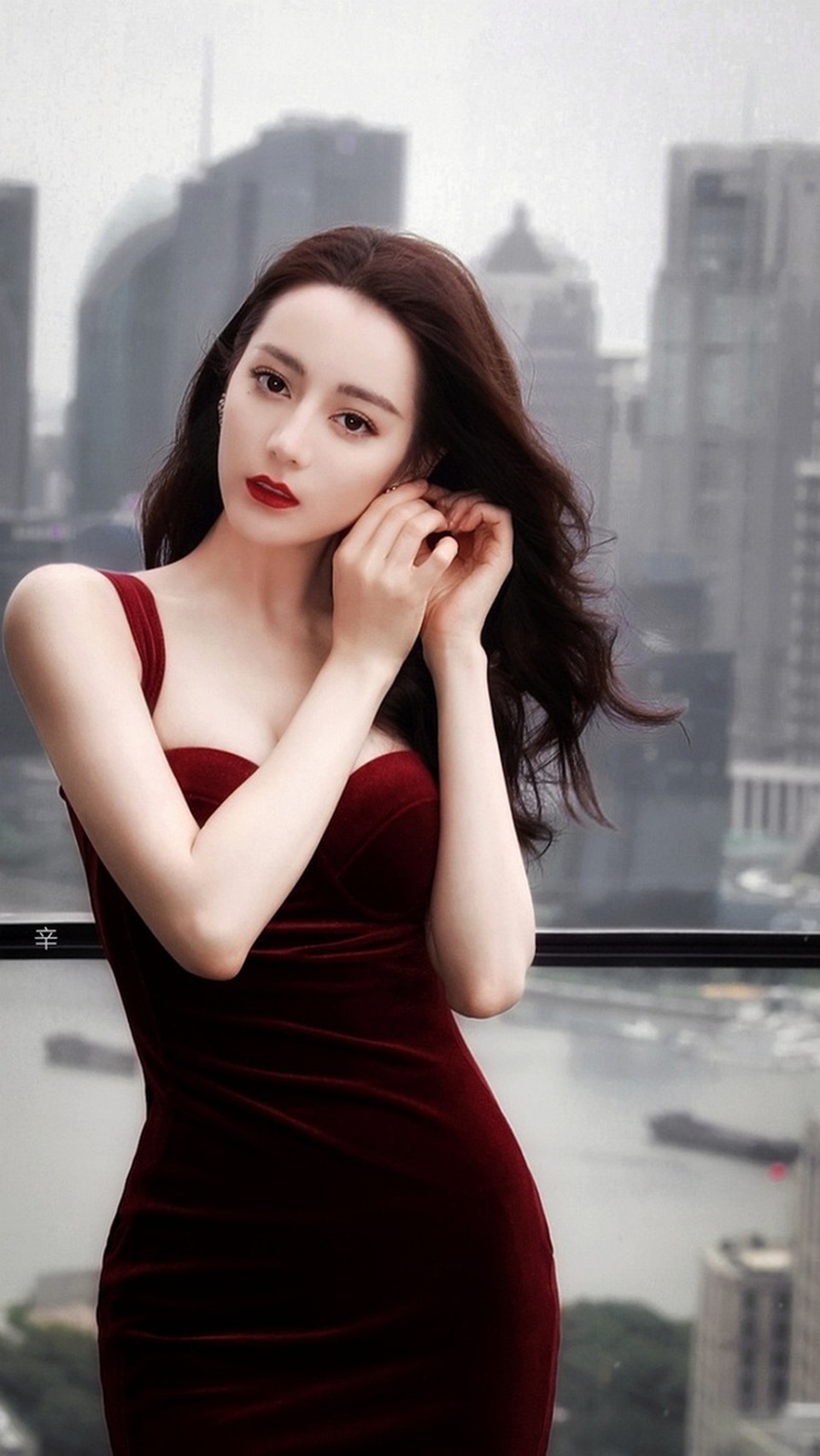 Địch Lệ Nhiệt Ba bị fan quay lưng vì hò hẹn Hoàng Cảnh Du - 3 Địch Lệ Nhiệt Ba bị fan quay lưng vì hò hẹn Hoàng Cảnh Du - 3