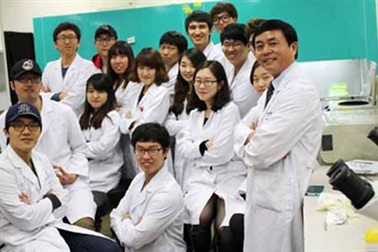 GS Nguyễn Văn Thuận, niềm tự hào của người Việt