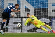 Arsenal may mắn thoát thua ở trận ra quân tại Champions League