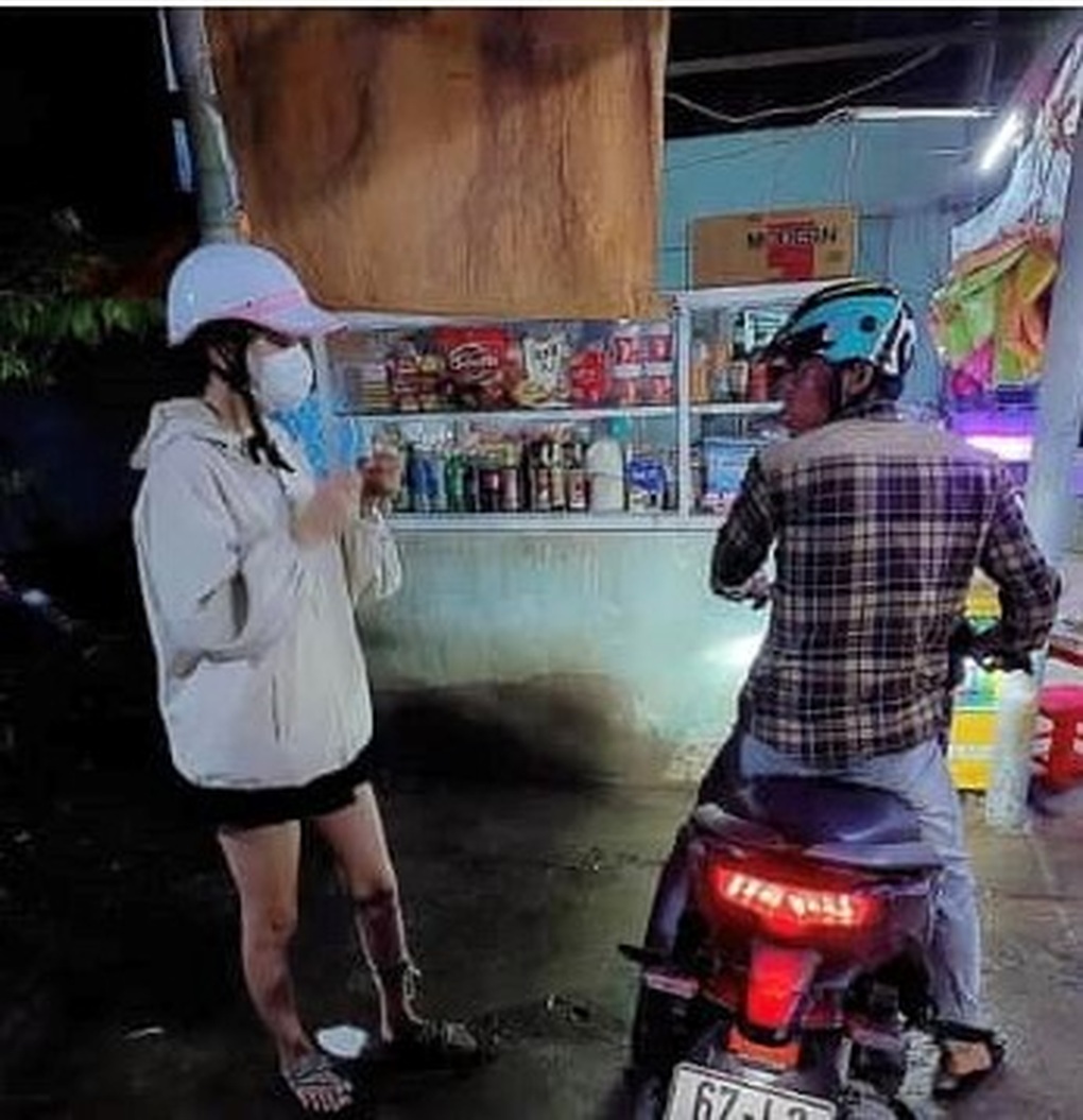 Công an xác minh vụ 2 vợ chồng bị bắn trọng thương khi chạy xe máy - 1 Công an xác minh vụ 2 vợ chồng bị bắn trọng thương khi chạy xe máy - 1