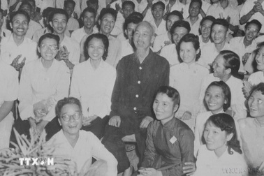 Khẳng định quan điểm của Bác Hồ về tính chiến đấu của báo chí cách mạng