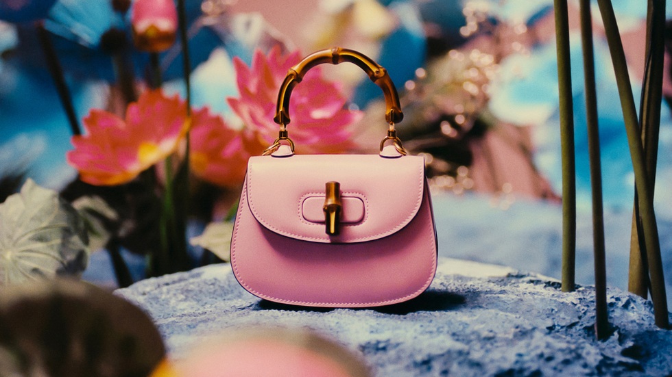 Chiếc túi xách Gucci nổi tiếng với quai cầm bằng tre độc đáo nhất thế giới - 2 Chiếc túi xách Gucci nổi tiếng với quai cầm bằng tre độc đáo nhất thế giới - 2
