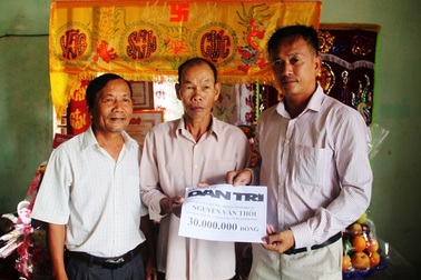 30 triệu đồng hỗ trợ gia đình “hiệp sĩ” Nguyễn Văn Thôi