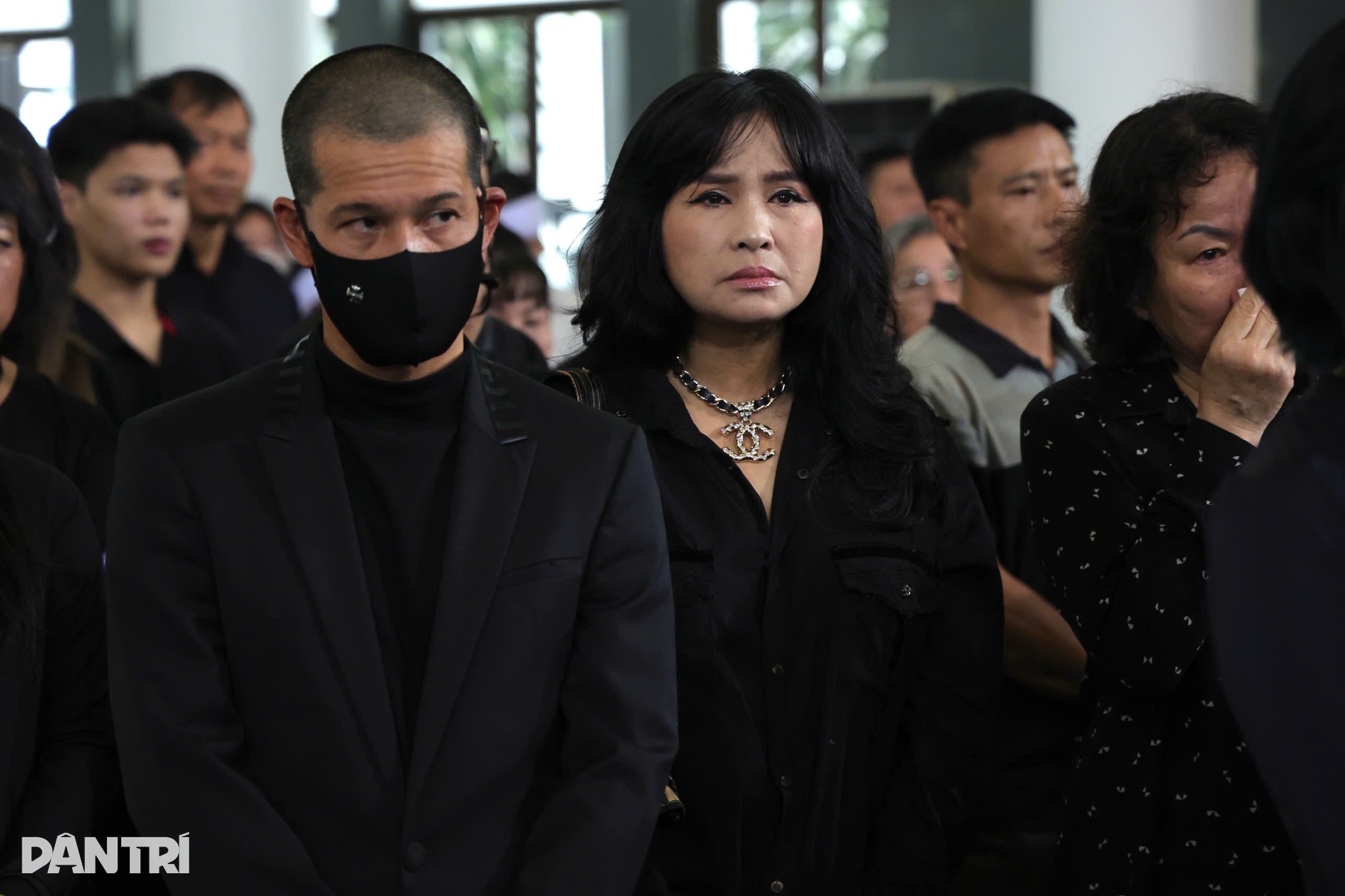 Gia đình, đông đảo nghệ sĩ tiễn đưa họa sĩ Lê Thiết Cương - 10