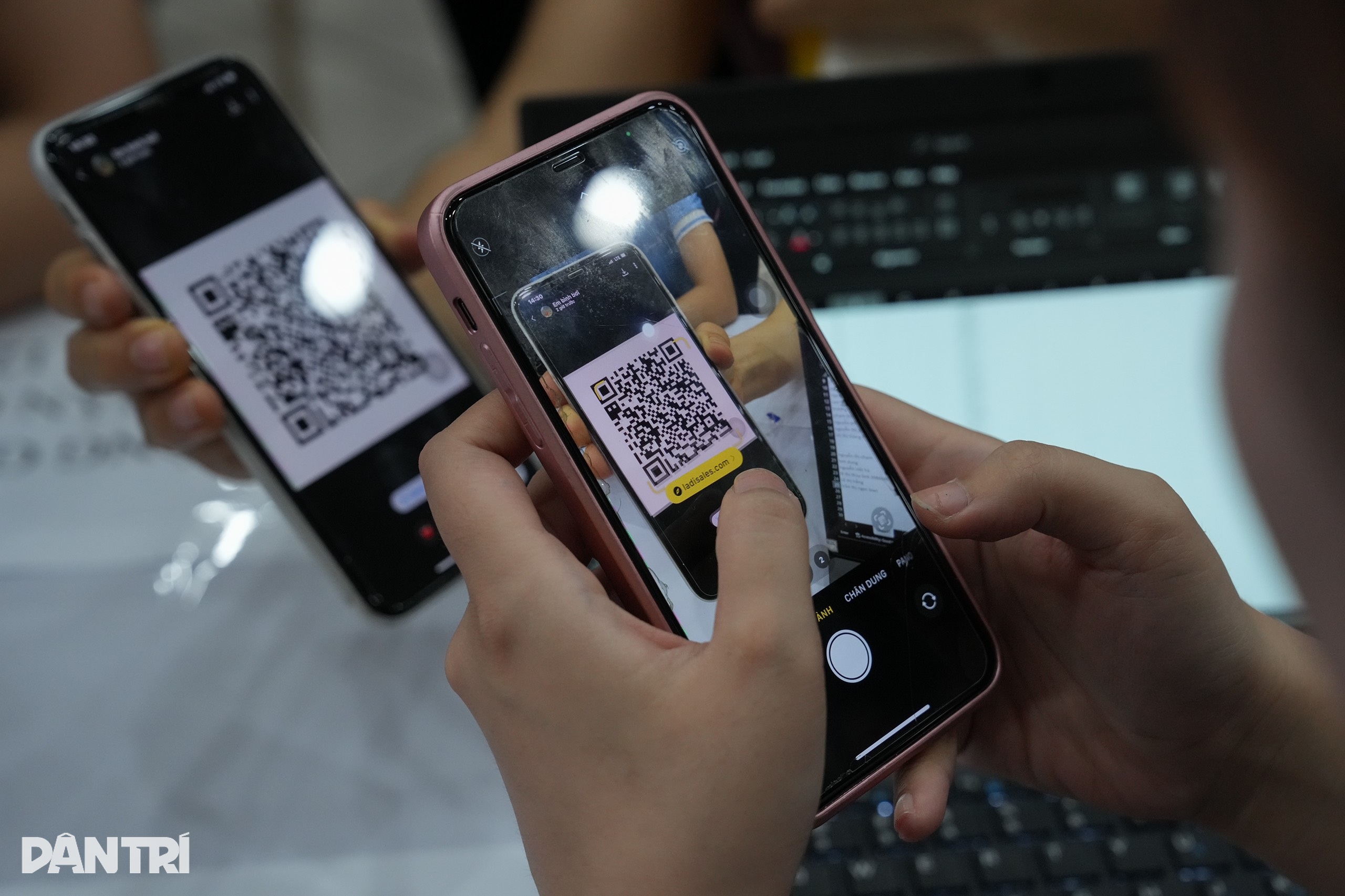 ໂຍຄະ 5,000 ຄົນໄດ້ຮັບຖົງບີ້ຢ່າງຕື່ນເຕັ້ນ, ພ້ອມແລ້ວທີ່ຈະເຂົ້າຮ່ວມງານບຸນ Dan Tri Yoga - 4 5.000 yogi hào hứng nhận bib, sẵn sàng tham gia Ngày hội Yoga Dân trí - 4