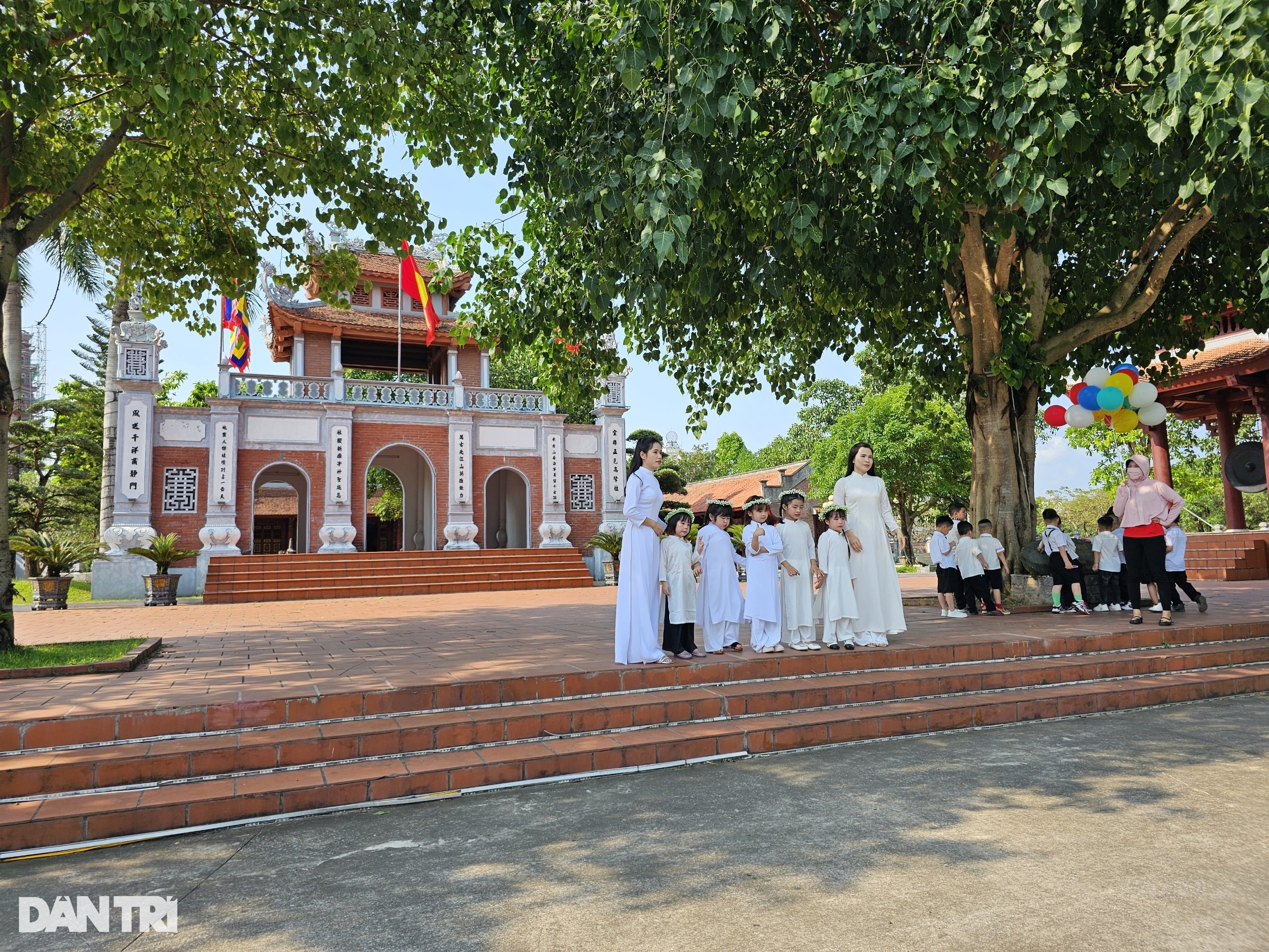 Ngôi đền cột mốc chủ quyền ở biên giới Việt - Trung - 10