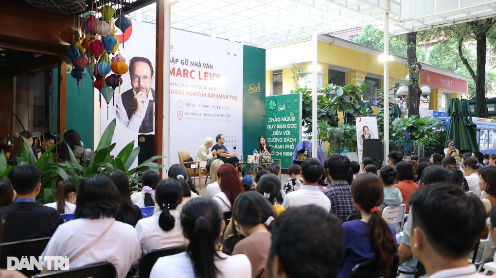 Marc Levy giao lưu tại TPHCM: Nếu chỉ còn 7 ngày trên đời, tôi sẽ... - 5 Marc Levy giao lưu tại TPHCM: Nếu chỉ còn 7 ngày trên đời, tôi sẽ... - 5