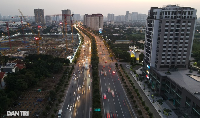 Giao thông “nghẹt thở” tại tuyến đường sắp có làn ưu tiên xe buýt - 4 Giao thông “nghẹt thở” tại tuyến đường sắp có làn ưu tiên xe buýt - 4