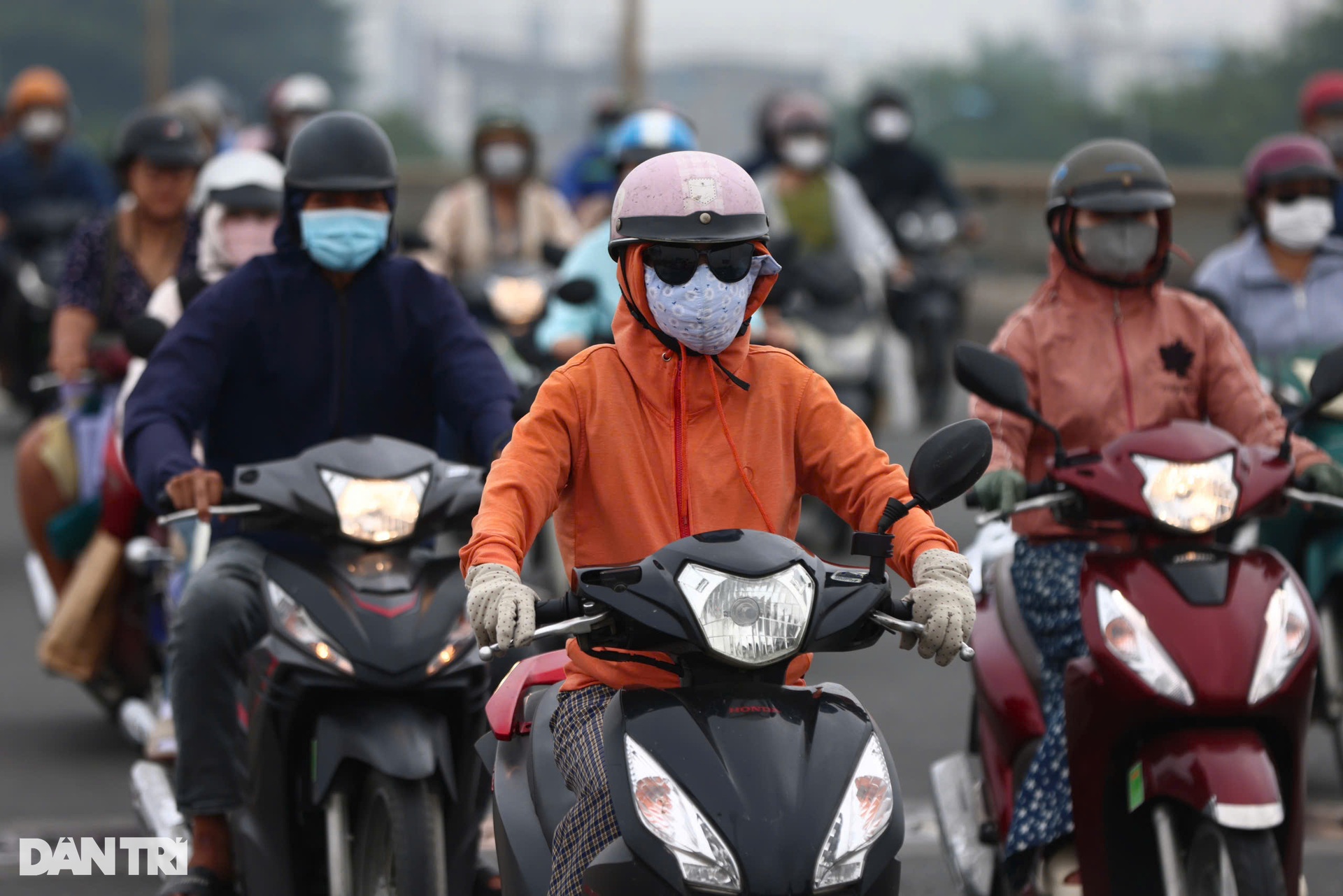 TPHCM se lạnh như Đà Lạt, sương mù phủ kín buổi sáng - 5 TPHCM se lạnh như Đà Lạt, sương mù phủ kín buổi sáng - 5
