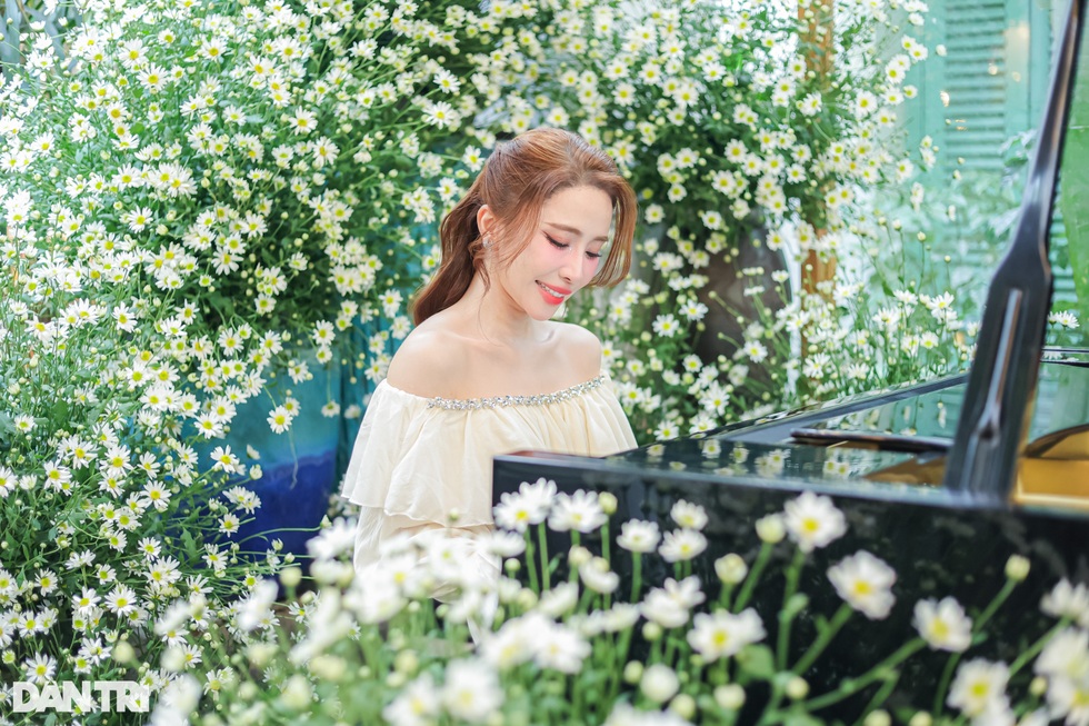Quỳnh Nga tuổi U40: Phụ nữ nên có người bên cạnh, trai hay gái cũng được - 4 Quỳnh Nga tuổi U40: Phụ nữ nên có người bên cạnh, trai hay gái cũng được - 4