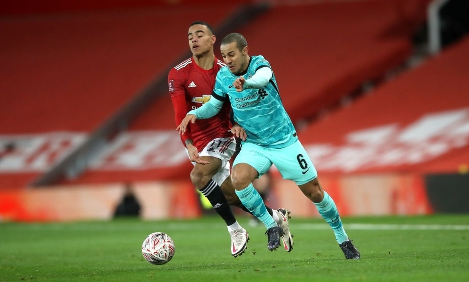 Man Utd 3-2 Liverpool: Salah lập cú đúp, Fernandes tung đòn quyết định - 14 Man Utd 3-2 Liverpool: Salah lập cú đúp, Fernandes tung đòn quyết định - 14