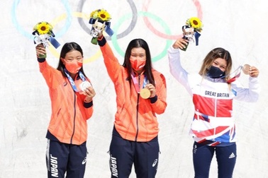 Bé gái 12 tuổi làm được điều chưa có sau 85 năm ở Olympic