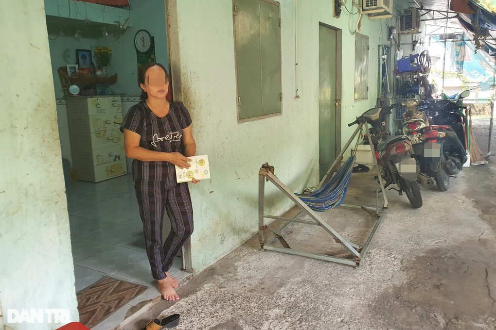 Bà nội đau đớn bên di ảnh cháu gái 10 tuổi mất mạng vì sốt xuất huyết - 1 Bà nội đau đớn bên di ảnh cháu gái 10 tuổi mất mạng vì sốt xuất huyết - 1