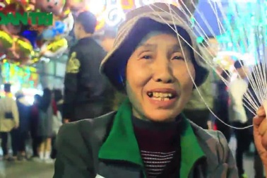 Những mảnh đời mưu sinh đêm giao thừa