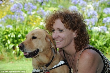 Va đầu vào bàn, mắt sáng trở lại sau 13 năm khiếm thị