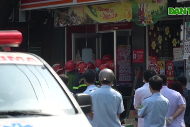 Toàn cảnh hiện trường cửa hàng Circle K bị sập khiến một nữ sinh tử vong